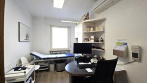 Praxis- Büroraum EG III.